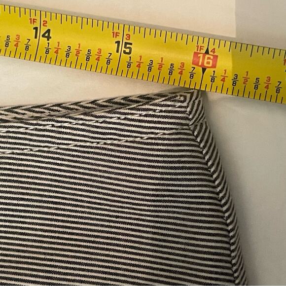 Madison Gray White Striped Nautical Coastal Bermuda Shorts NWOT Size 6 - Picture 8 of 10